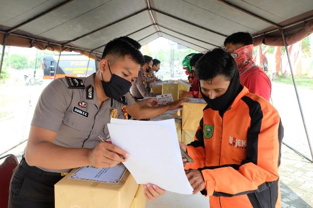 Polda Riau Gandeng Relawan Salurkan Bantuan