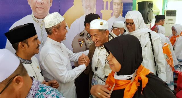 Wakil Bupati Sambut Kedatangan Jema'ah Haji Kepulauan Meranti di Pekanbaru