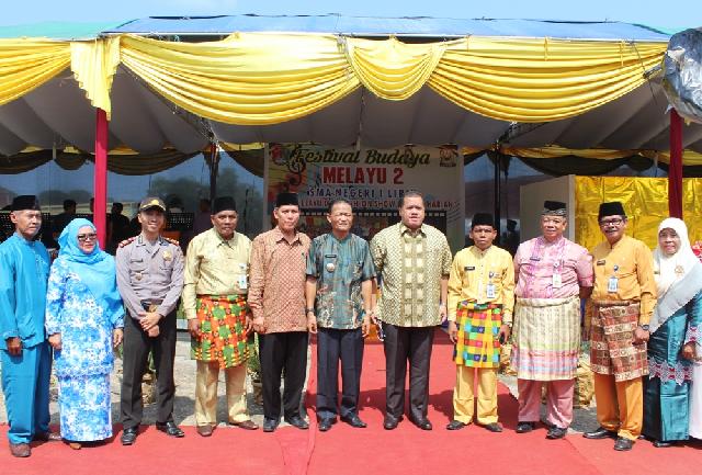Bupati Inhu Buka Festival Budaya Melayu ll di Lirik