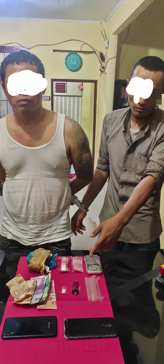 Dua Pelaku Narkoba di Grebek Polsek Tambang