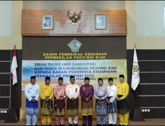 Bupati Kuansing Serah LKPD 2018 ke BPK Perwakilan Riau
