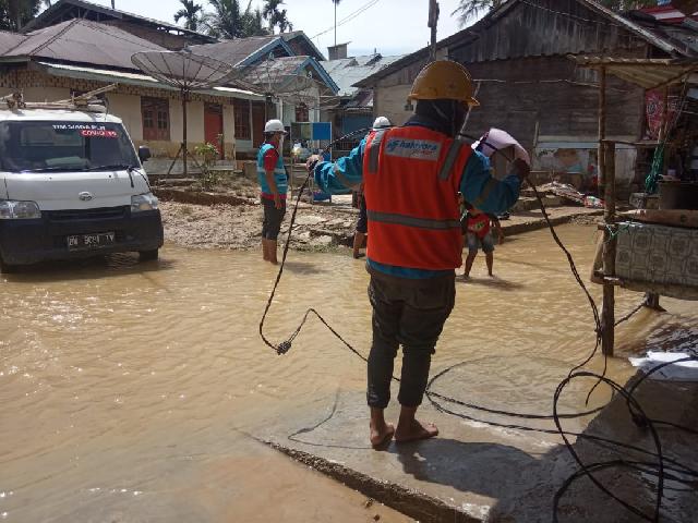 Banjir Surut, PLN Nyalakan Kembali Listrik di Kampar Kiri Hulu