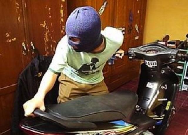    Warga Sei Arang Inhu Kehilangan Sepeda Motor Saat Parkir dalam Rumah