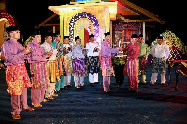 MTQ ke- VII Meranti, Kecamatan Tebingtinggi berhasil meraih predikat juara umum