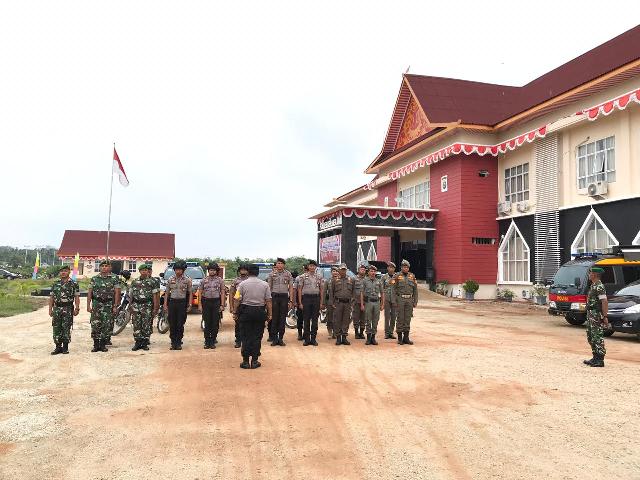 Bentuk Sinergitas TNI-Polri Menjaga Stabilitas Kamtibmas di Meranti Besok TNI-Polri Patroli Gabungan