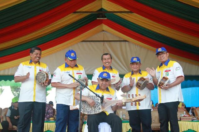 Gubernur Riau Membuka dengan Resmi Tour De Siak 2016