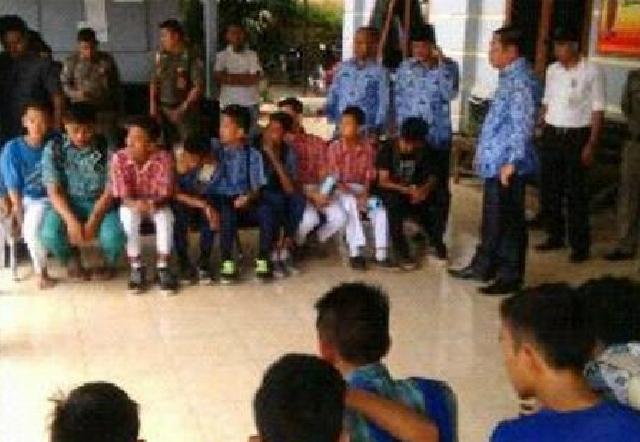 Lagi Asik Ngenet,20 Pelajar SMP & SMA Di Ciduk