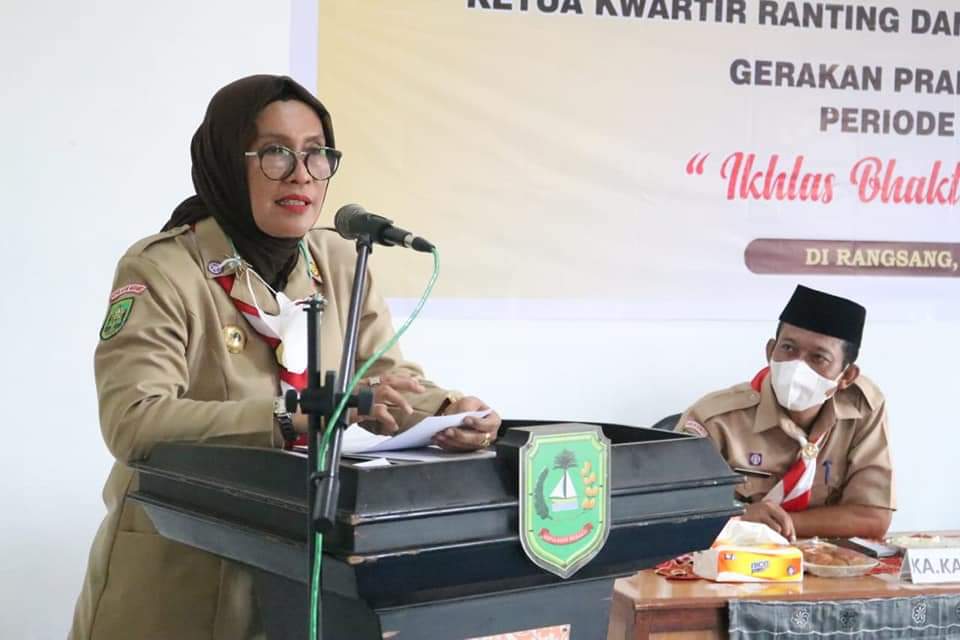 Hj Rinarni Adil Kukuh dan Lantik Pengurus Majelis Pembimbing Ranting Gerakan Pramuka Kecamatan Rangsang 2021 - 2024