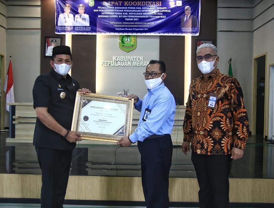 Bupati H M Adil SH Terima Penghargaan WTP  Dari Kanwil Dirjen Pembendaharaan Provinsi Riau
