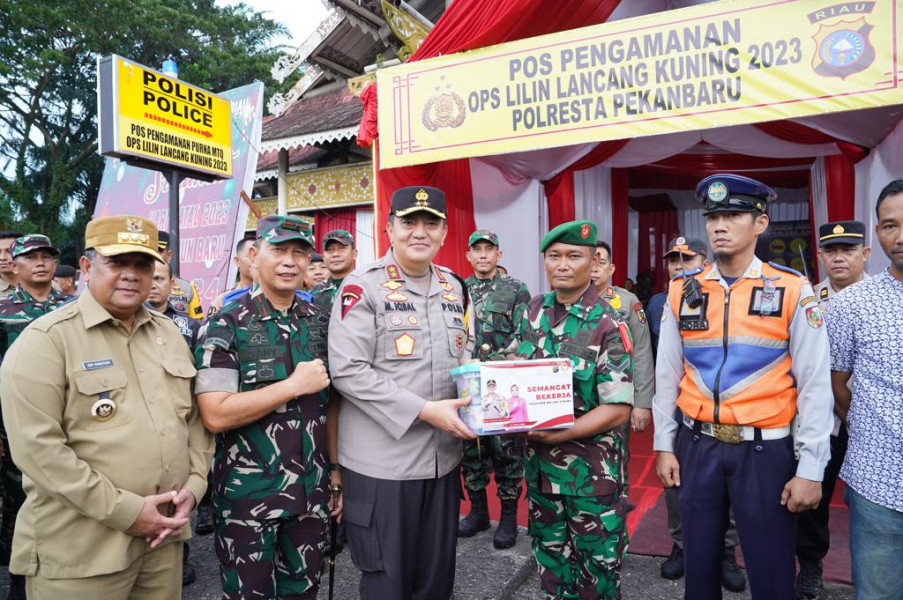Gubernur Riau Bersama Kapolda, Tinjau Gereja Serta Pos Pengamanan Untuk Memastikan Keamanan Natal