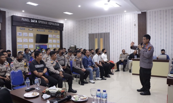Bid Propam Polda Riau Lakukan Sosialiasi Pembinaan Etika Profesi Kepada Personel Polres Meranti