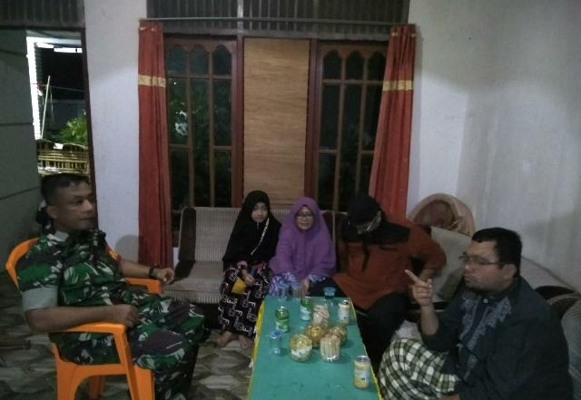 Pasca Lebaran Serda Indra Jalil Bersilaturahmi kerumah Warga Desa Kampung Baru